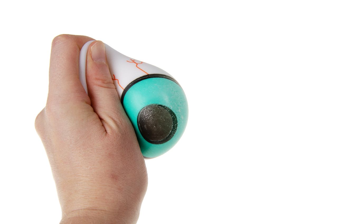 SQUEEZE EYEBALL
