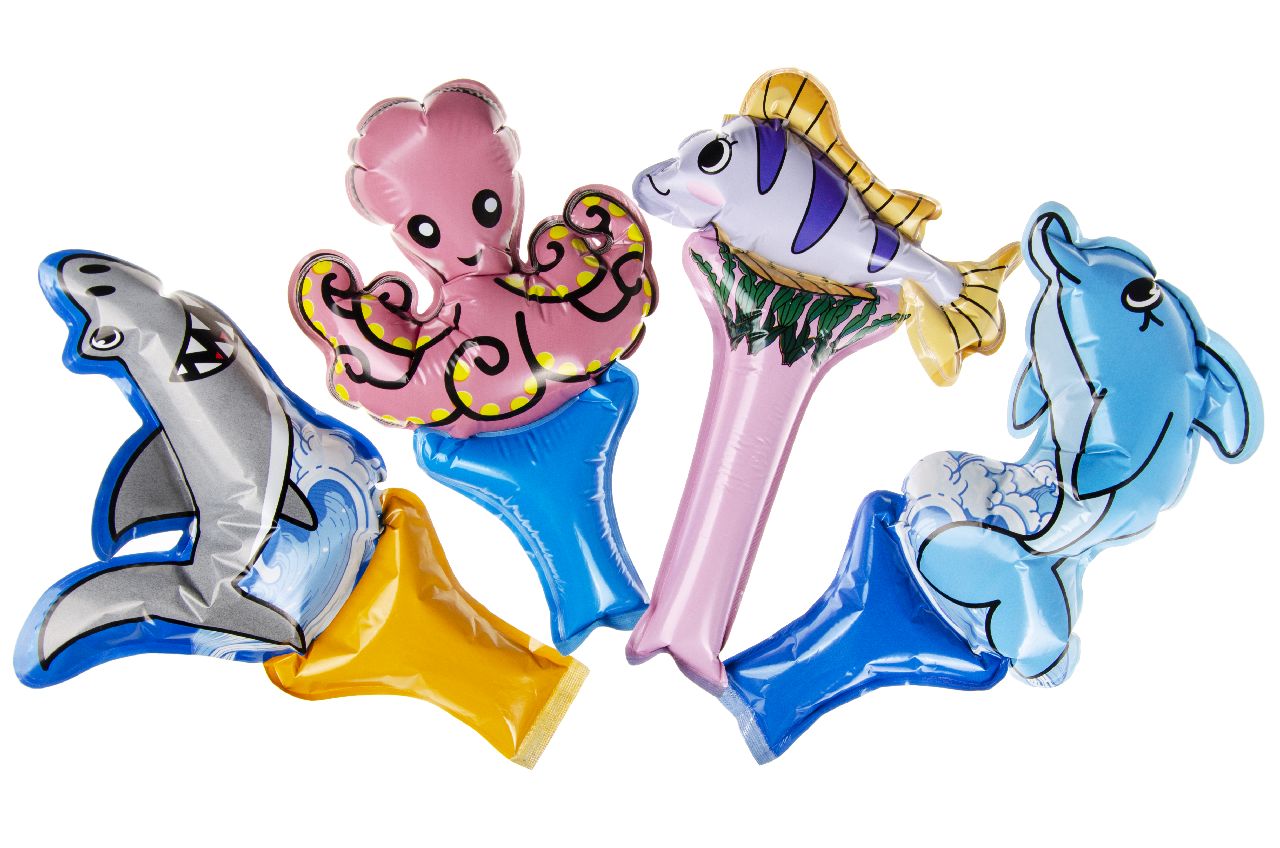ZELFOPBLAASBARE BALLON. ZEEDIEREN