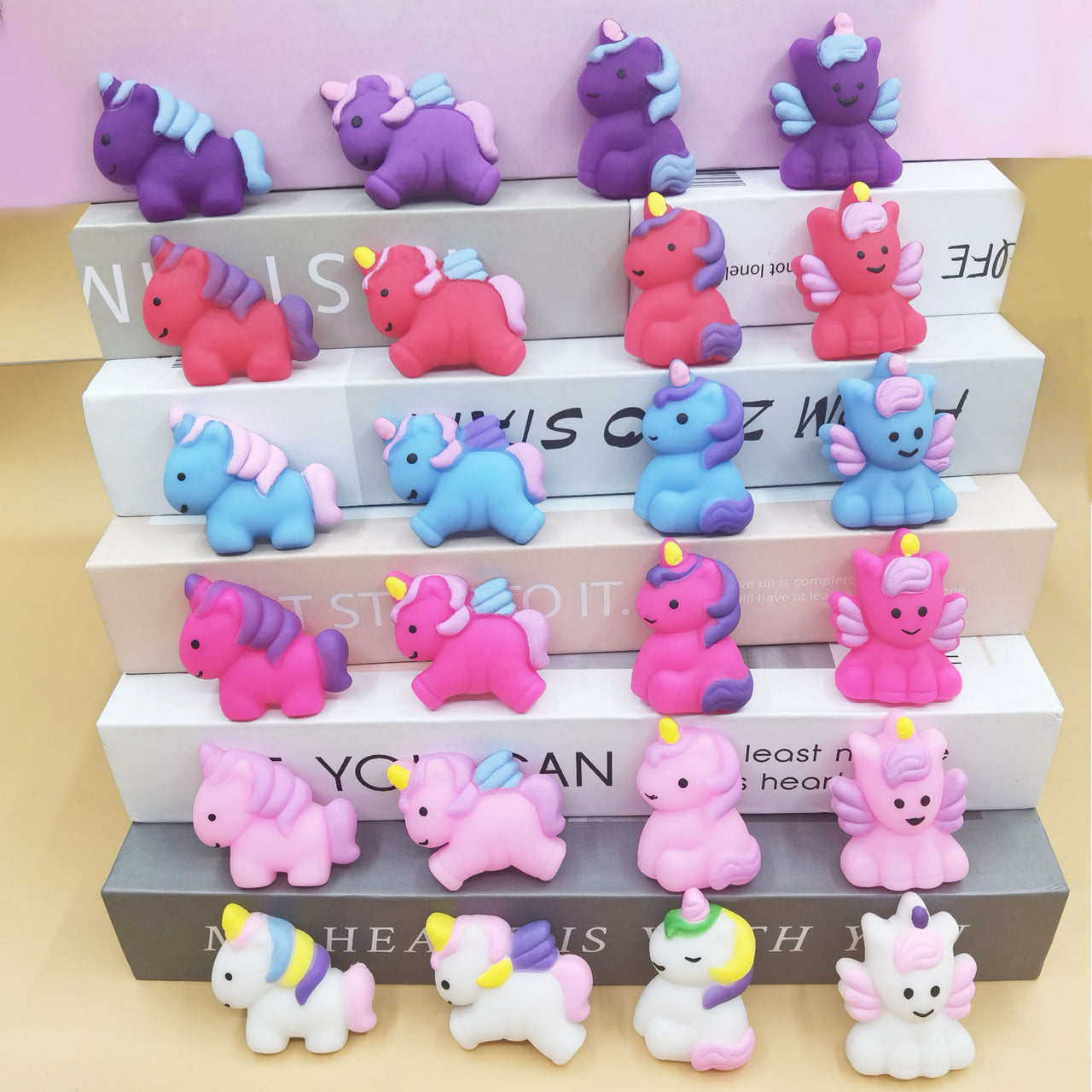 SQUISHY UNICORN PVC BOX